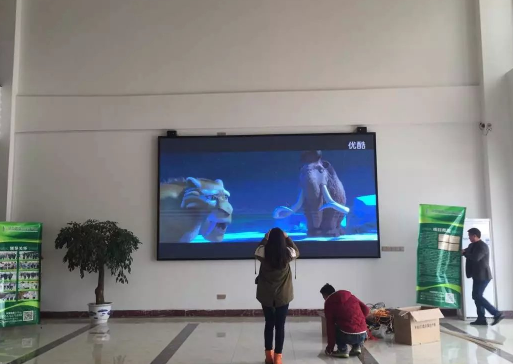 LED全彩顯示屏如何與移動(dòng)設(shè)備連接?？長(zhǎng)沙吉進(jìn)電子告訴你